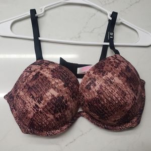 Pink / Victoria's Secret Bra